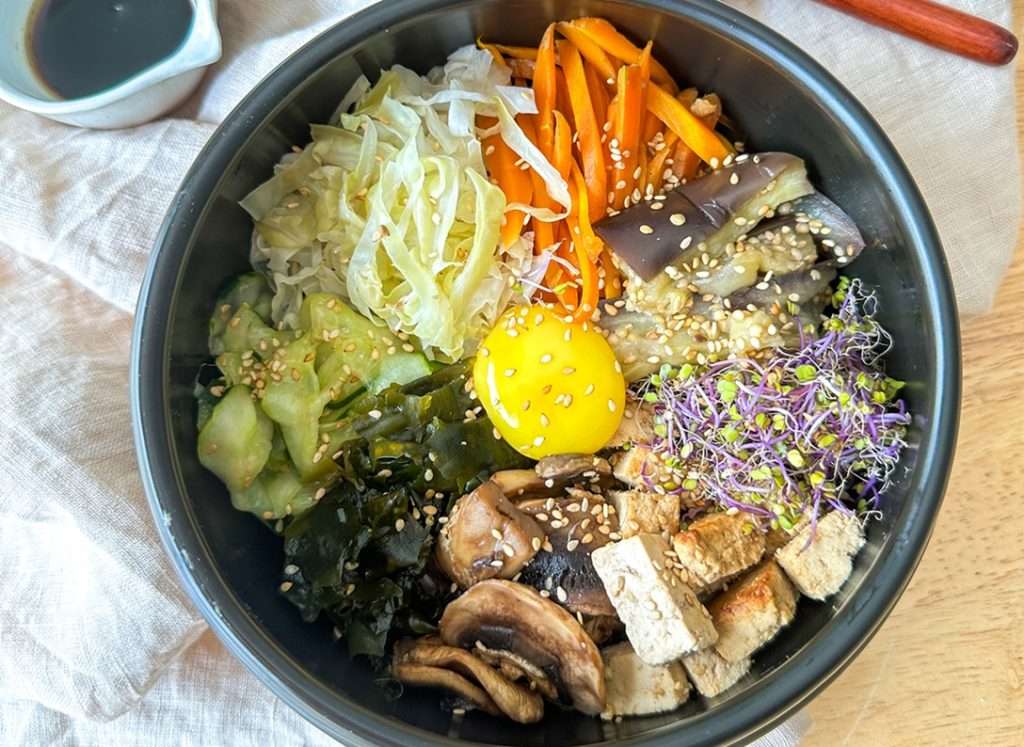 ‘Bibimbap’ amb ingredients de temporada - Recetas - Veritas