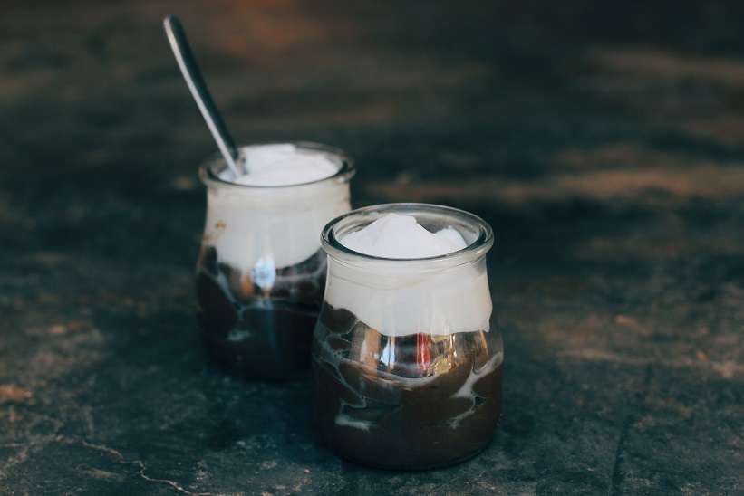 Mousse de crema de garrofa amb nata de coco - Receptes - Veritas